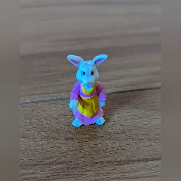 Other - Small Bunny Figurine